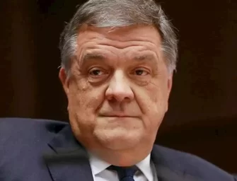 Qatargate, Panzeri consegnava i soldi nelle buste di Babbo Natale