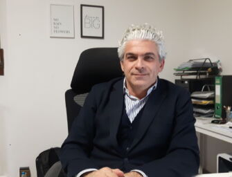 La storia. Fa l’imprenditore, paga le tasse, ma da 10 anni è un rifugiato politico