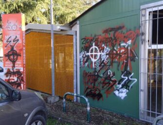 Reggio. Simboli nazisti e fascisti in via Cecati, la condanna dell’Anpi