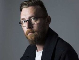 “In fabbrica canti/cazzo se canti”