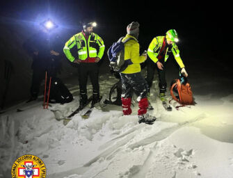 Civago, escursionista con le ciaspole in difficoltà per il buio: salvato dal Soccorso Alpino
