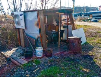 Reggio. La segnalazione: baracche e discariche a due passi dal centro