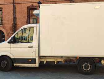 Modena. Copre la targa per fare le consegne in Ztl: denunciato