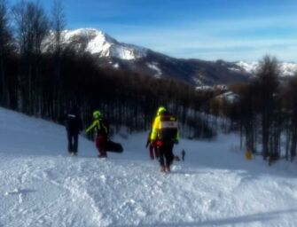 Cerreto Laghi, 56enne cade con gli sci: soccorsa dall’elicottero