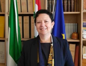 Reggio. Azione smentisce la candidatura di Maura Manghi