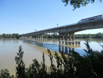 Boretto: senso unico alternato per il ponte sul Po, almeno fino al 20 febbraio