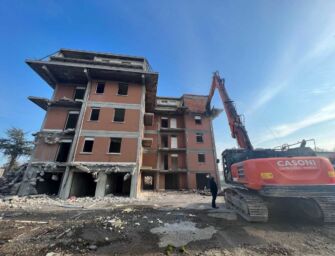 Reggiolo abbatte il suo ecomostro