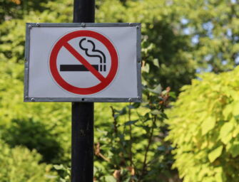 A Modena scatta il divieto di fumo all’aperto