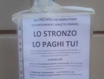 Reggio. Cartello provocatorio richiama al decoro in via del Guazzatoio