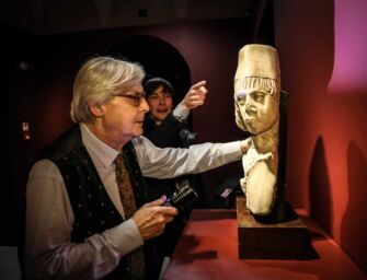 Report torna ad accusare Sgarbi: “Ha in collezione un dipinto rubato”