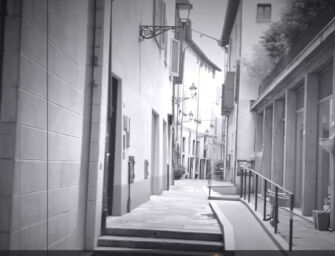 Era la via Condotti dei reggiani, vicolo Trivelli oggi (video-servizio)