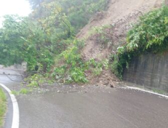 Maltempo, la situazione nel Reggiano: nuova frana a Baiso, chiuso ponte Veggia