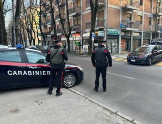 Carabinieri in stazione a Reggio: controllate oltre 60 persone