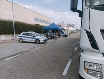 Modena. Guida il camion ma da 2 anni è senza patente (revocata)