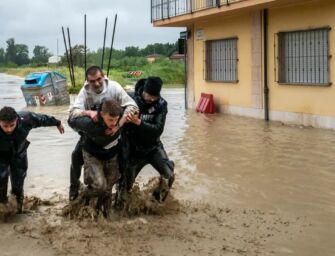 La furia del maltempo mette a rischio la vita dei soccorritori