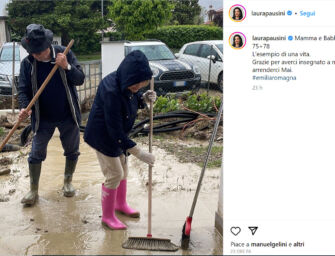 Anche mamma e papà Pausini nel fango