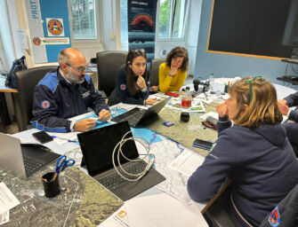 “Emergenza drammatica, non muovetevi”