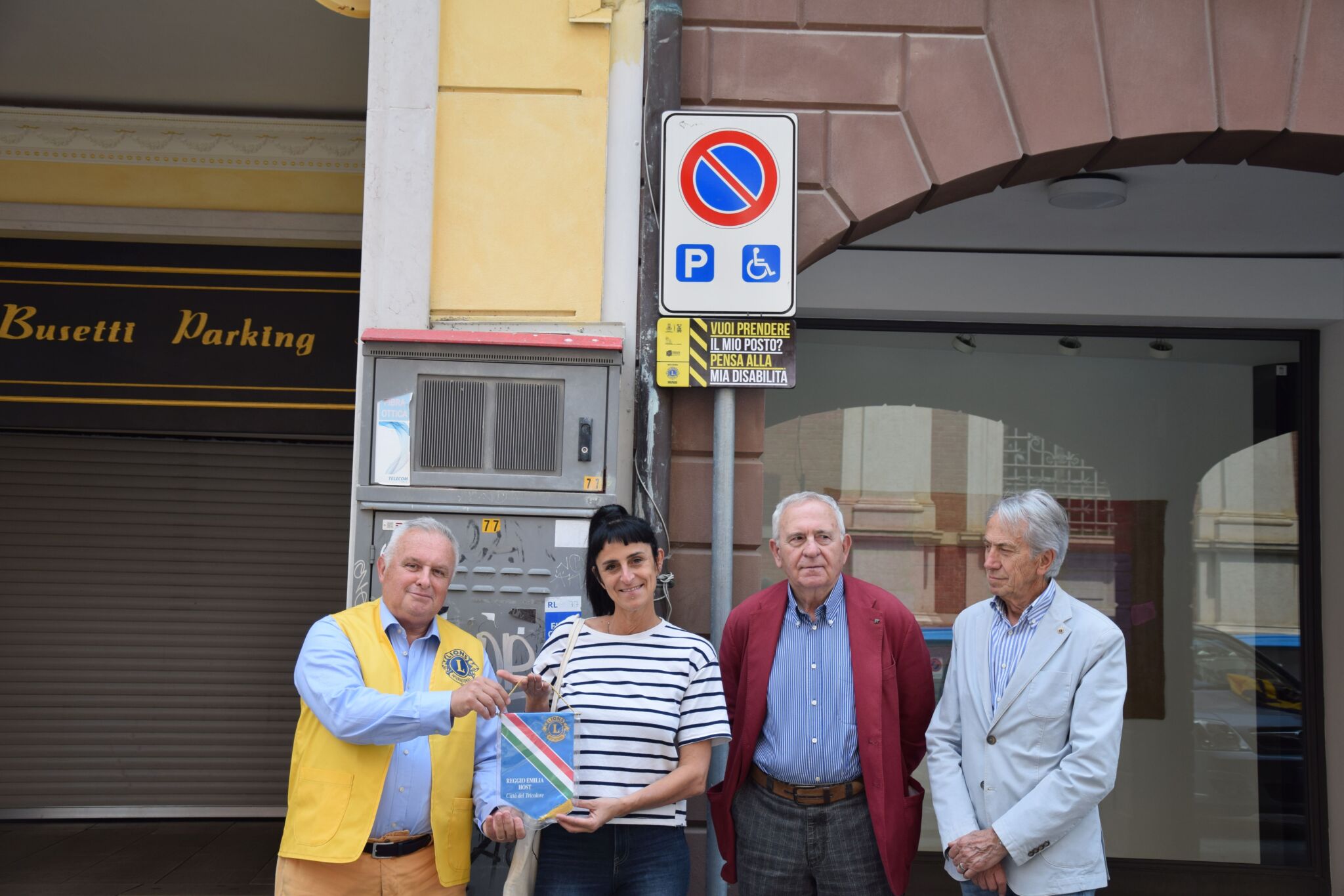 Copertura Protettiva Per Permesso Disabili: Custodia Trasparente Con Gancio Universale Per Specchietto Auto - 5