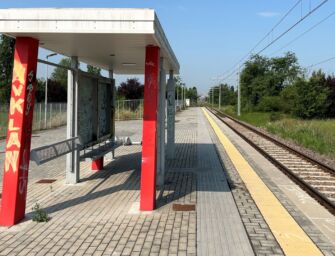 Reggio. Stazione fantasma al Parco Ottavi: mai partita, da subito vandalizzata