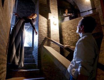 Ghirlandina, visita teatrale alla torre