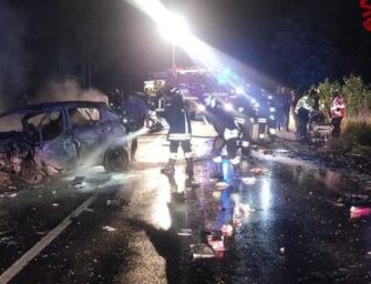 Scontro, poi l’auto prende fuoco: 2 morti e un ferito nel Modenese