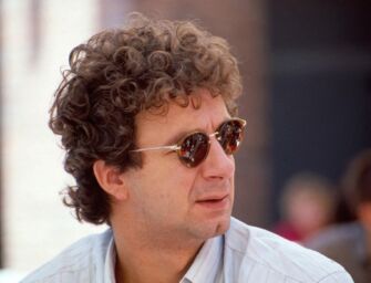 Morto Francesco Nuti: attore e regista dallo sguardo malinconico che cantò “Sarà per te”