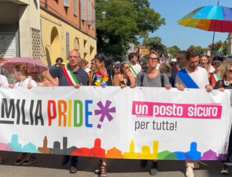 In migliaia sulle strade del Remilia Pride, a spasso con noi dentro il corteo (video)