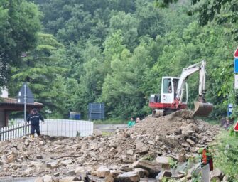 Prignano, fiume d’acqua e fango (video)