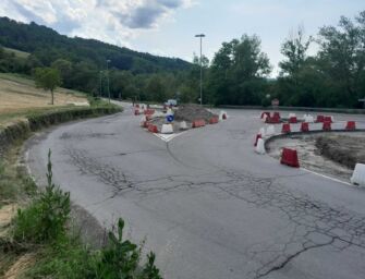 A Cavola una rotatoria tra la Sp 19 e la Sp 90