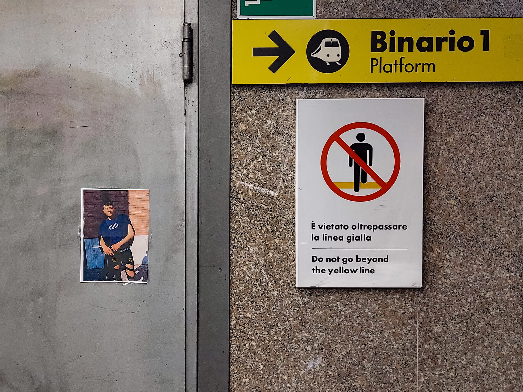 ‘Invisibile’ ammazzato a 18 anni in stazione, ora la città lo piange