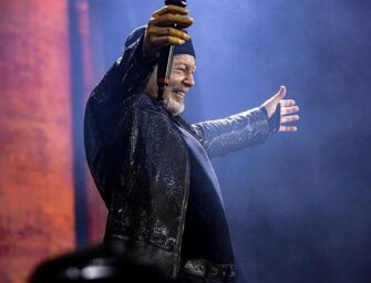 Vasco apre il tour: politici? Solo favole