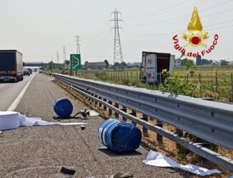 Reggio. Incidente in A1: sfiorato l’inquinamento ambientale