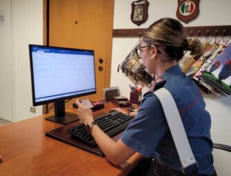 Scandiano. Investì un ciclista senza prestargli soccorso, denunciata 27enne