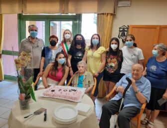 Festa grande a Luzzara per i 102 anni dell’ex mondina Carolina
