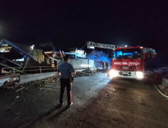 Violento rogo scoppia in una ditta di Canossa