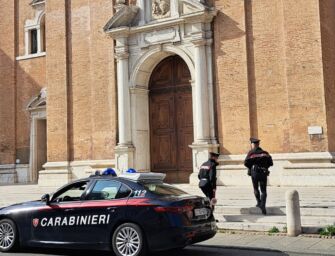 Reggio, estorce 2.500 euro a parroco e diacono: denunciato