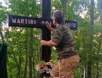 Casina. Vandalizzata (e già ripristinata) la Croce ai Martiri del Cernaieto