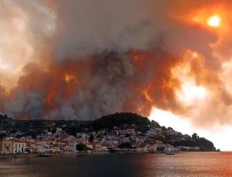 Rodi brucia, anche reggiani sull’isola