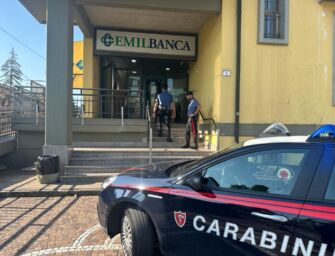 Ladri irrompono in banca a Luzzara e rubano la cassaforte vuota
