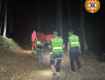 Va a funghi e muore davanti alla moglie