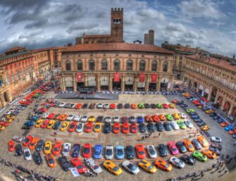 Un libro per celebrare i 60 anni ricchi di fascino della Lamborghini