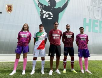 Presentate le maglie della Reggiana per la serie B, c’è anche il rosa fluo