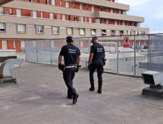 Modena. Aggredisce con lancio di pietre i volontari della Croce Rossa