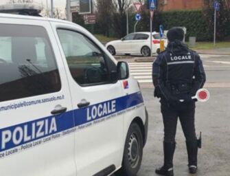 Busana. Gira con l’auto sequestrata e senza assicurazione: patente ritirata e maxi-multa
