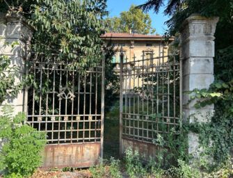 Reggio. Tagliato il lucchetto, presenze nella villa delle streghe