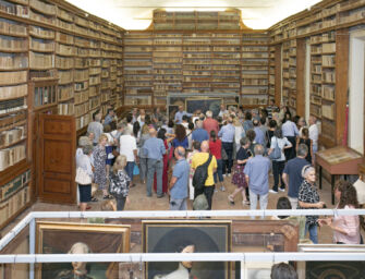 Restauro di quadri preziosi e lavori antisismici, riaperta la biblioteca Maldotti a Guastalla