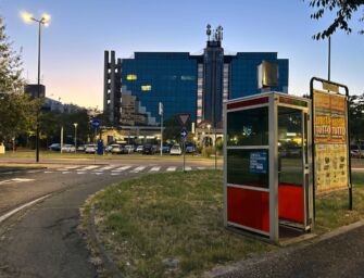 Anche Reggio dice addio alle cabine telefoniche: ne resteranno solo 9