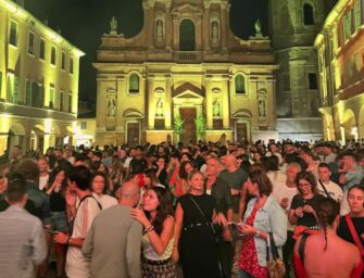 Reggio centro storico, un nuovo regolamento per distese e dehor