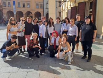 L’artista catalano Ignasi Blanch a Reggio: i colori della diversità, arte e impegno sociale