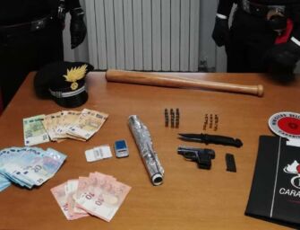 Novellara. Sorpreso in auto con pistola e proiettili: arrestato